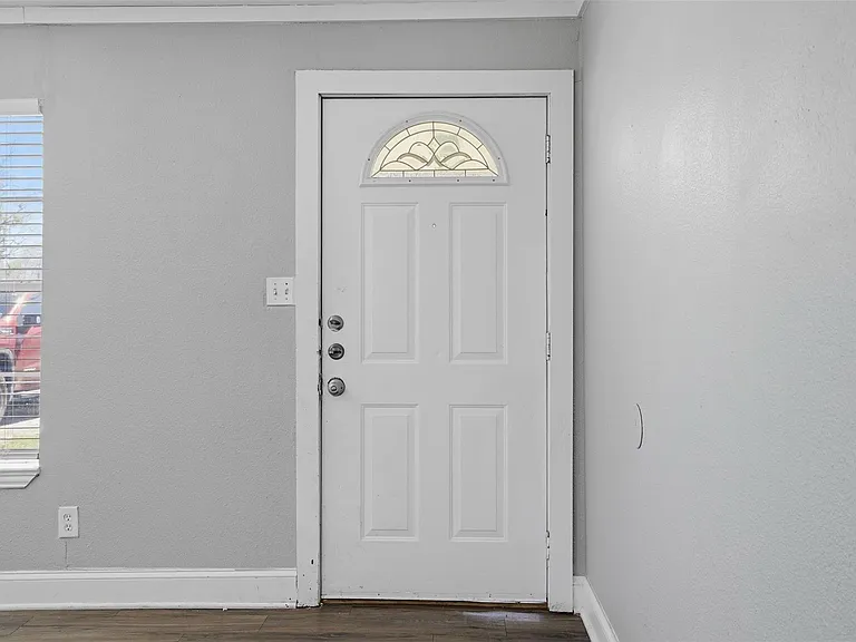 308 W Lamm St — Photo 13