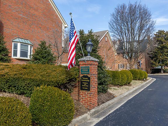 3rd image of 275 Patchen Dr
