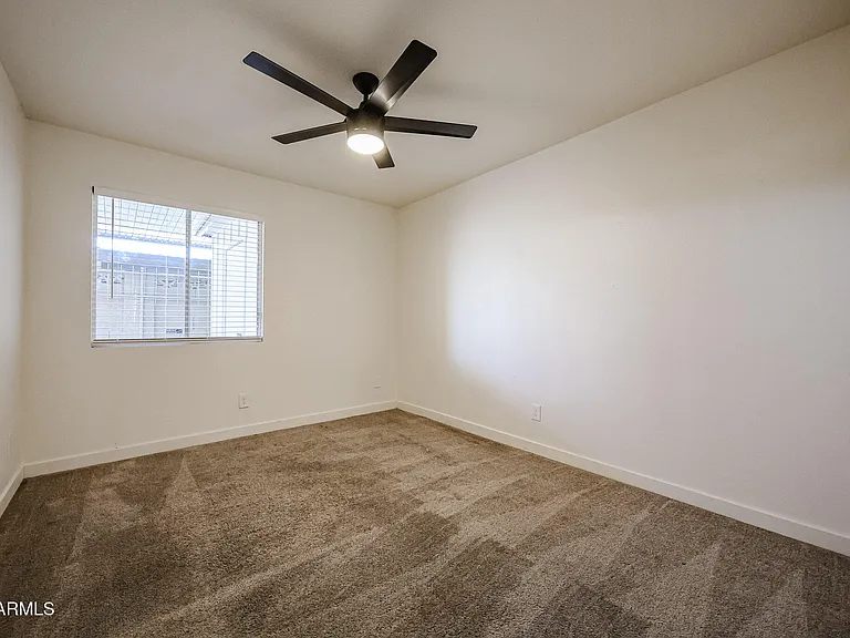 1803 W Maryland Ave — Photo 15