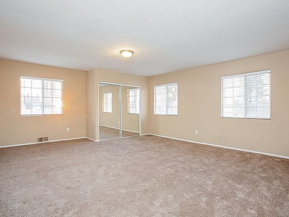 3rd image of 25449 Margaret Ave
