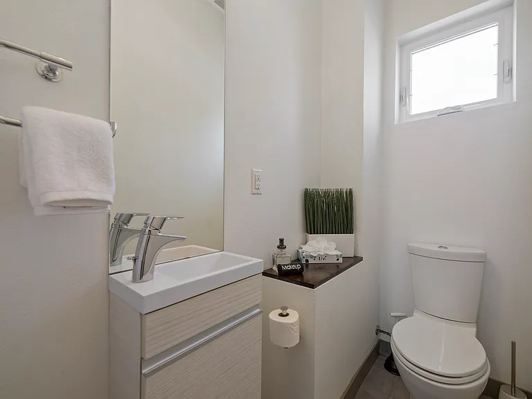 1731 King St #1731 — Photo 18