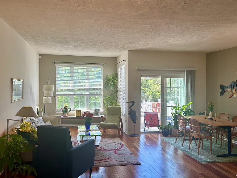 854 N Waterford Ln — Photo 3