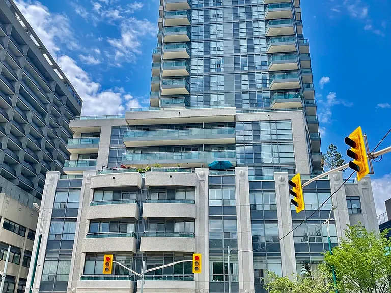 736 Spadina Ave #715 — Photo 1