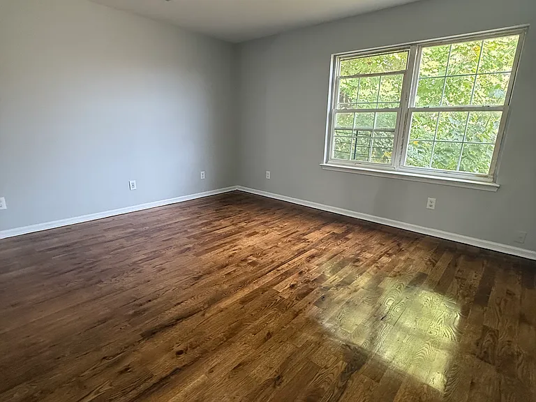 145 14th Ave #3L — Photo 7