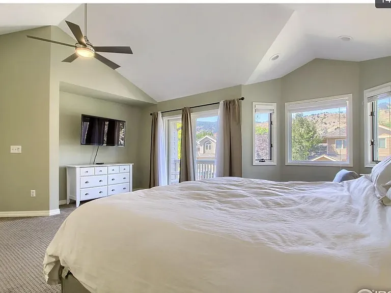 1130 Utica Cir — Photo 13