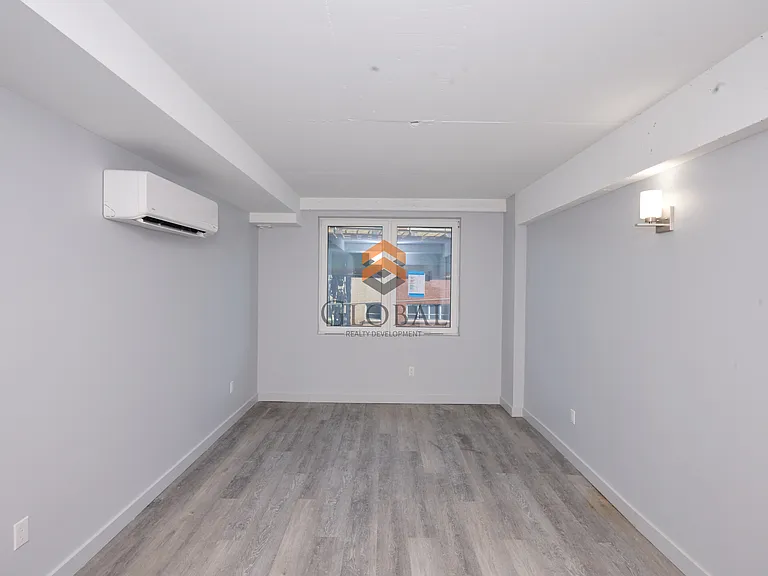 1985 Jerome Ave #6H — Photo 6