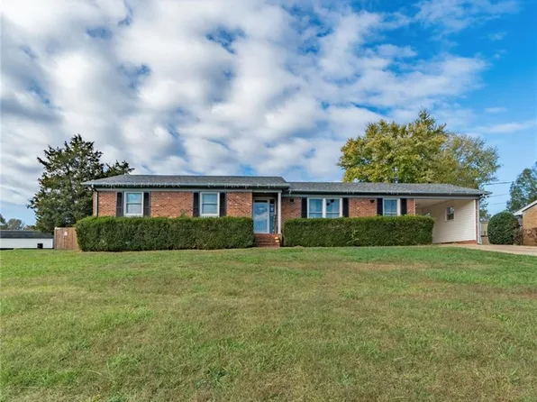 3821 Greenway Dr, Trinity, NC 27370