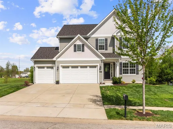 206 Peoria Ln, O'Fallon, IL 62269