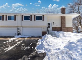 817 Evergreen Cir, Burnsville, MN 55337