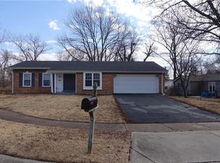 4 Youngstown Ct, Chesterfield, MO 63017