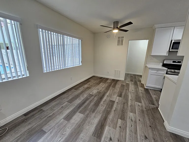 916 N Sierra Bonita Ave — Photo 8