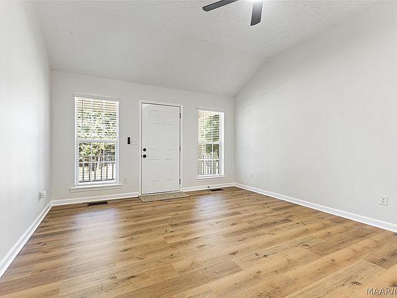 5th image of 108 Mountain Laurel Rd
