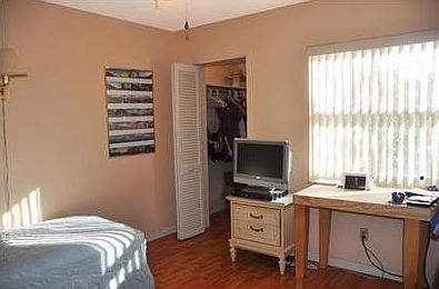 4th image of 1935 Flora Ln