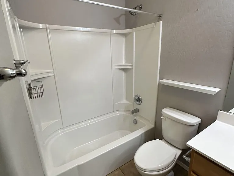 1721 N Eloisa Ln — Photo 8
