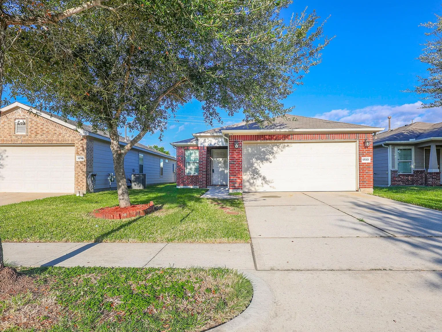 3 bed, 1410 sqft, $1,950 — Photo 1