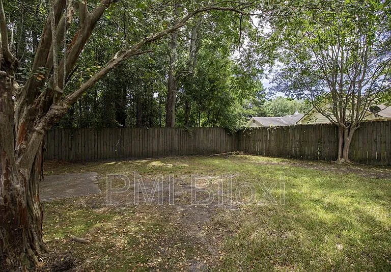 776 Whitney Dr — Photo 27
