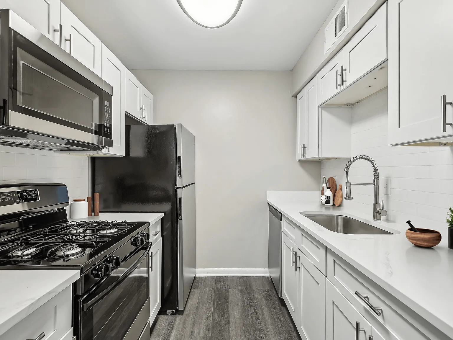 Woodshire Apartments — Photo 3