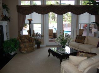 547 Austin Dr, Tarpon Springs, FL 34688