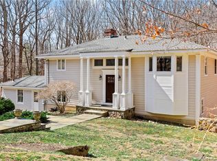 47 Wellington Dr, Stamford, CT 06903