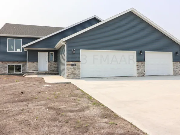 1441 Prairie Ln, Wahpeton, ND 58075