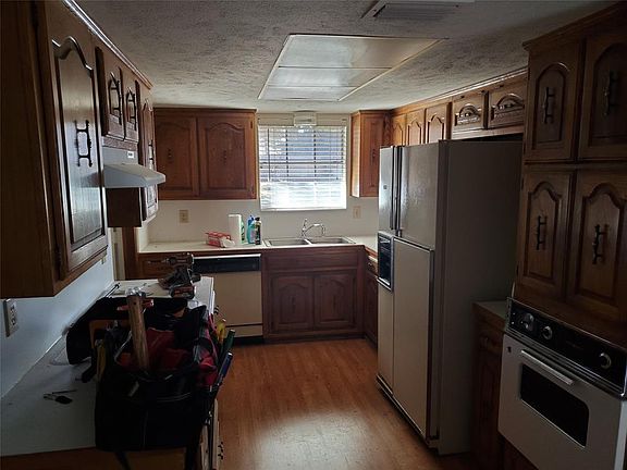 2nd image of 4937 Willowhaven Cir
