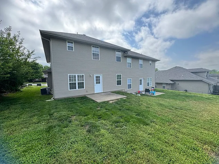 1103 N Missouri Dr — Photo 2
