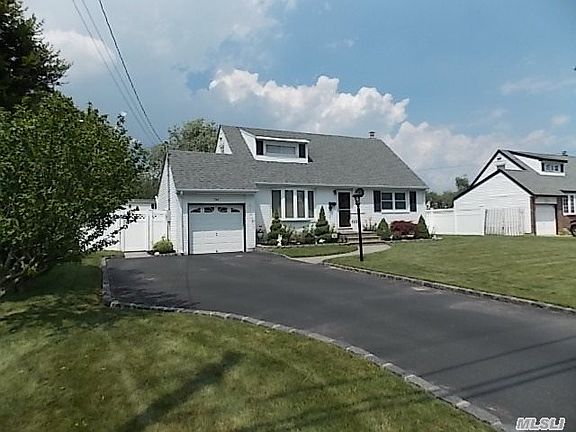 2nd image of 753 Pine Ave