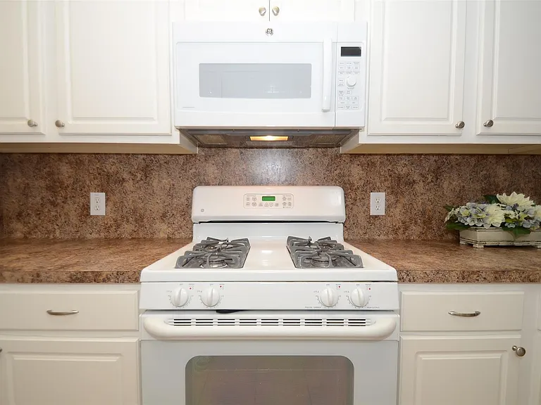 5606 Claybeck Ln — Photo 13