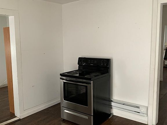 4th image of 18 Willow St