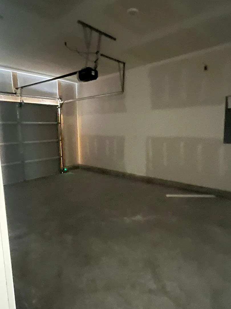 3 bed, 2.5 bath, 1720 sqft, $1,995 — Photo 3