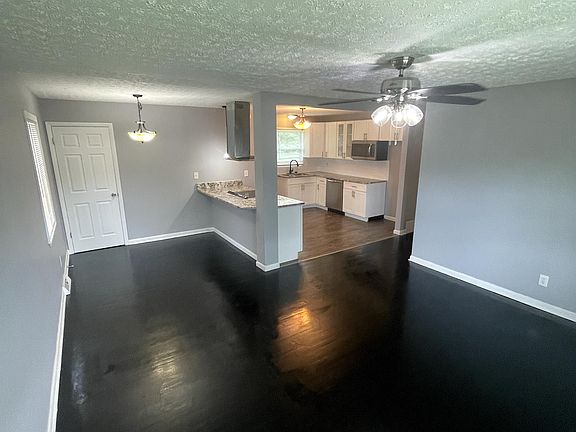 4th image of 4179 Etna St