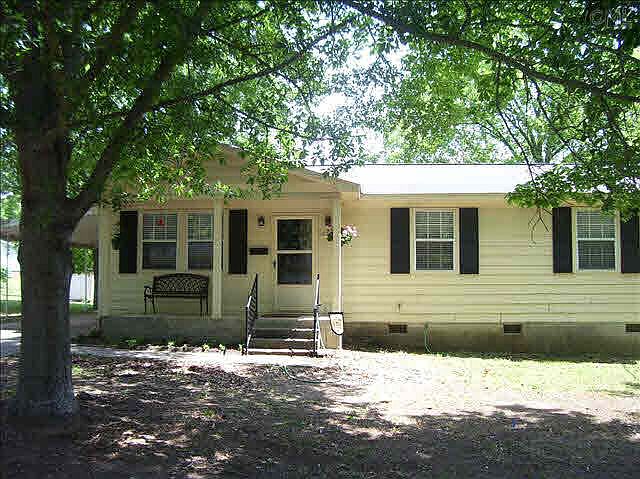 1st image of 1420 Clarkson Ave