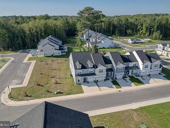 4th image of 33908 Ardwell Rd