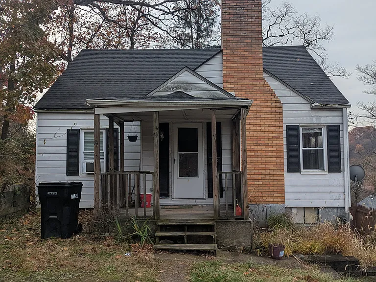 130 Russell Dr — Photo 1