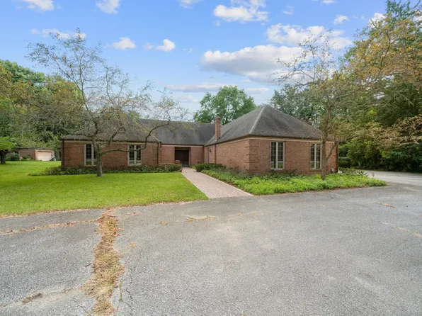 17640 Douglas Rd, South Bend, IN 46635