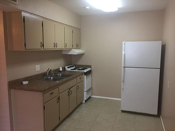 4th image of 2126 S Granada Dr APT 3