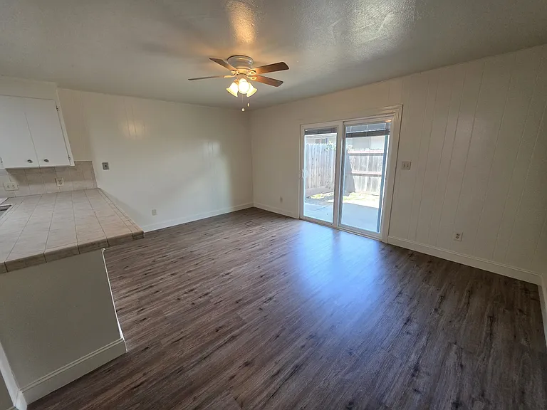 200 W Turner Rd #1 — Photo 7