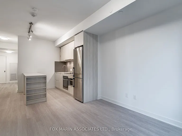 11 Yorkville Ave #802 — Photo 10