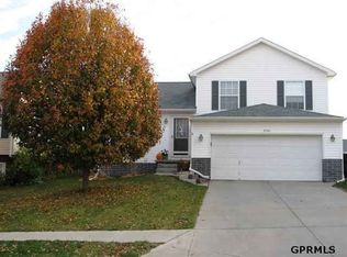 17745 Lillian St, Omaha, NE 68136