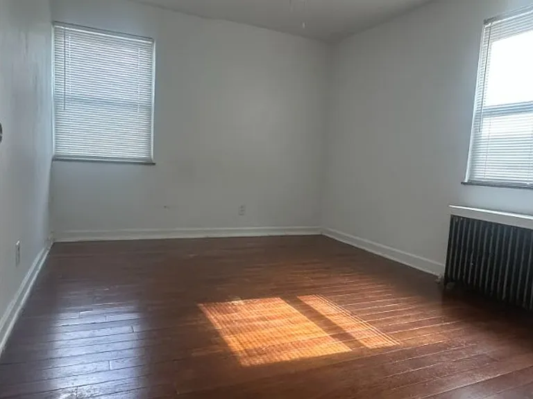 526 Riddle Crest Ln — Photo 2