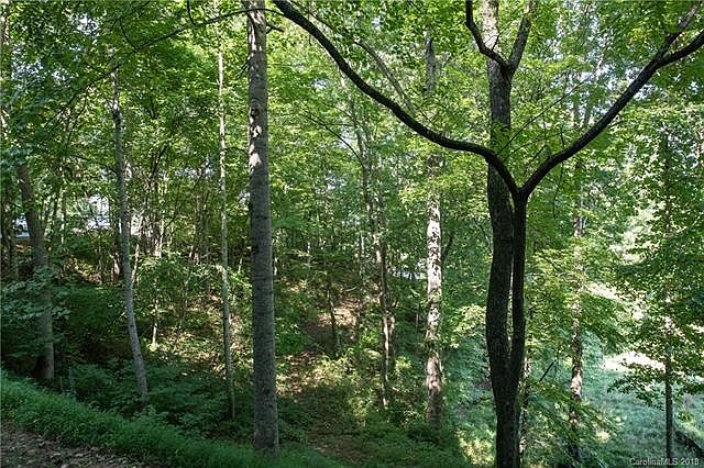 2nd image of 4 Lauren Ln