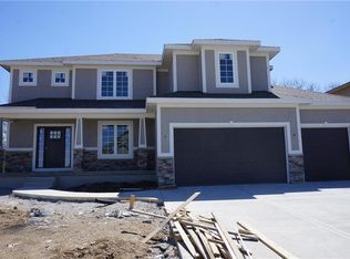 1813 Blackstone Pl, Lees Summit, MO 64082