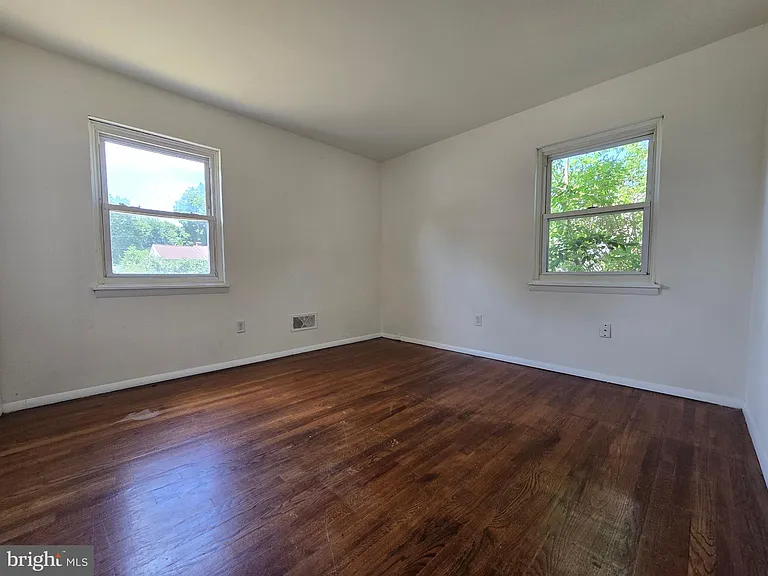 11 Glenwood Dr — Photo 18
