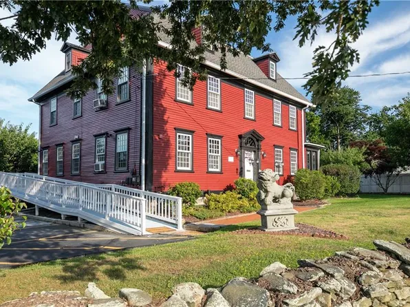 299 W Main Rd, Middletown, RI 02842