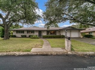 522 Balfour Dr, Windcrest, TX 78239