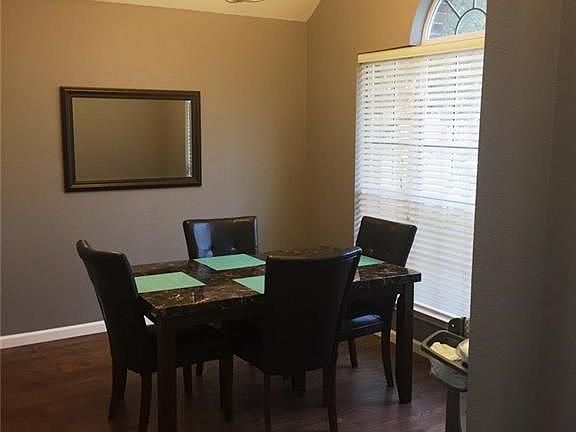 5th image of 7108 Chateau Dr