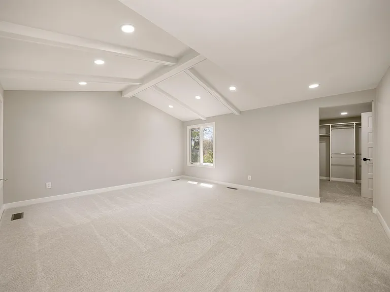 5240 Clarendon Crest St — Photo 22