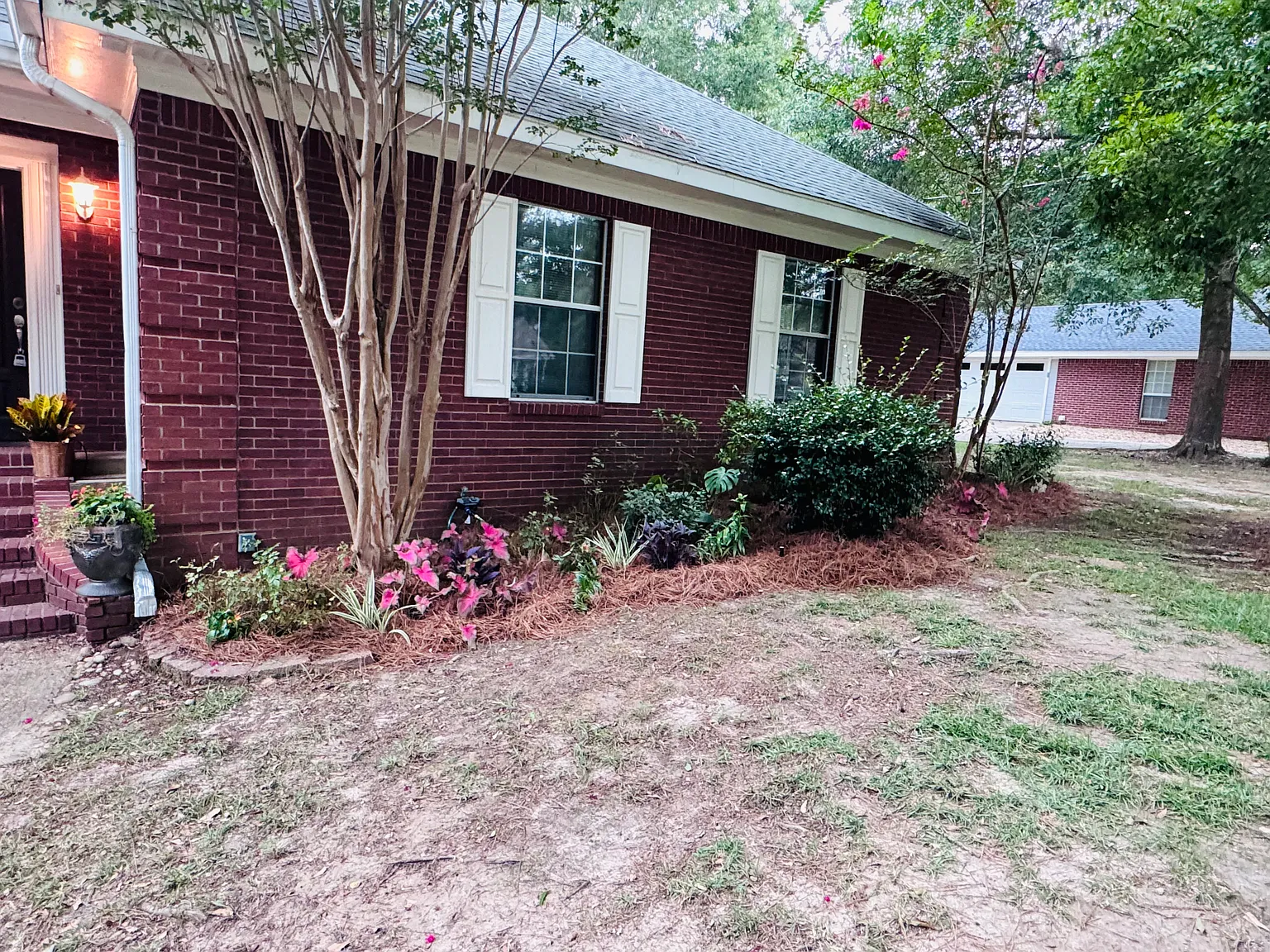 4 bed, 2300 sqft, $2,300 — Photo 3