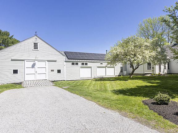 3rd image of 323 Runaround Pond Road