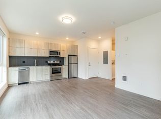 MF 17 - SE Woodward, Portland, OR 97206